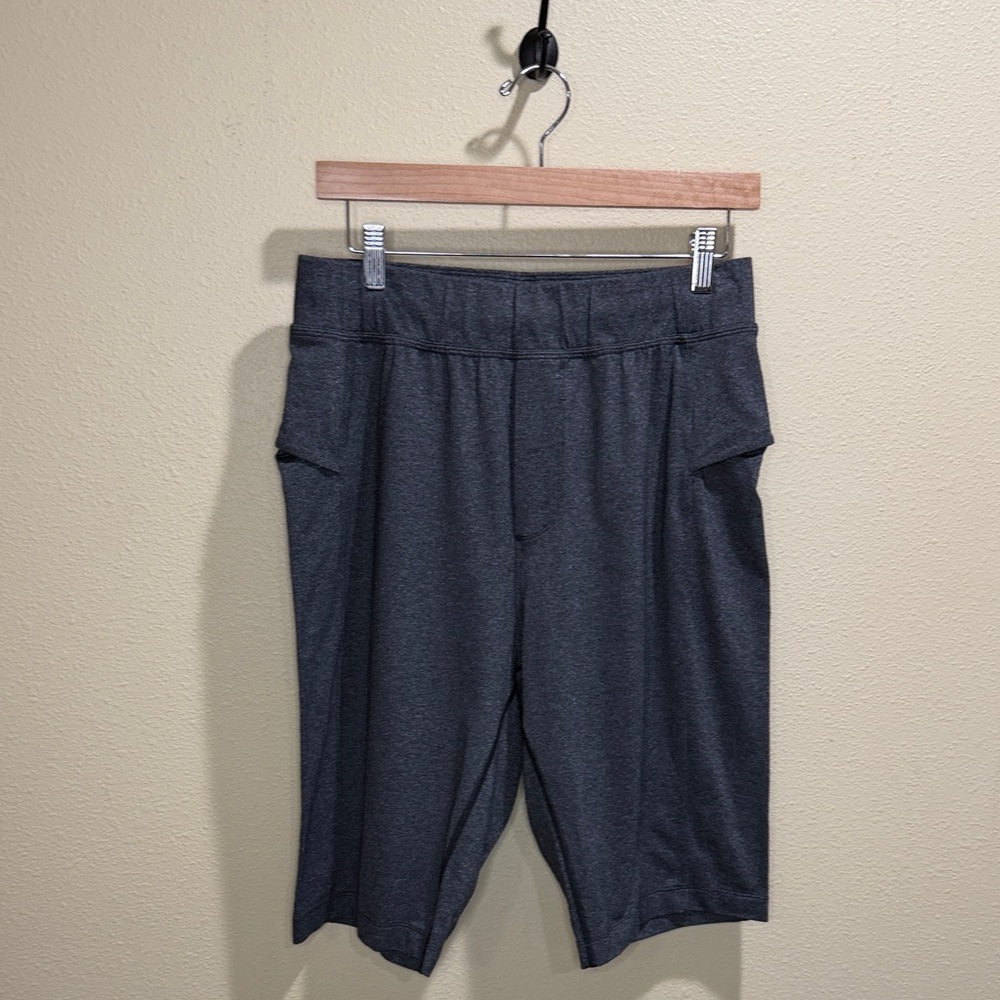 Lululemon Men’s size Medium Charcoal Gray Athletic Shorts